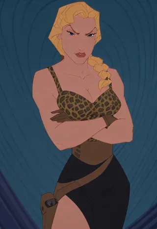 Helga Sinclair aux cheveux blonds en tresse unique, portant un top imprimé léopard et une jupe noire, bras croisés, sur un fond bleu de style art déco.